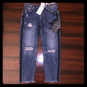 Zara Cropped Embroidered Denim Jeans. Size 6